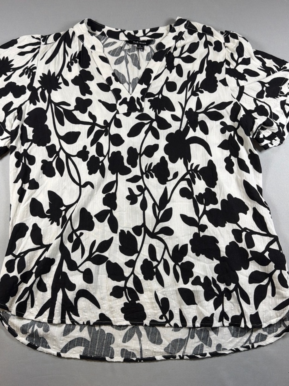 Well Worn Black & White Floral V-Neck Blouse